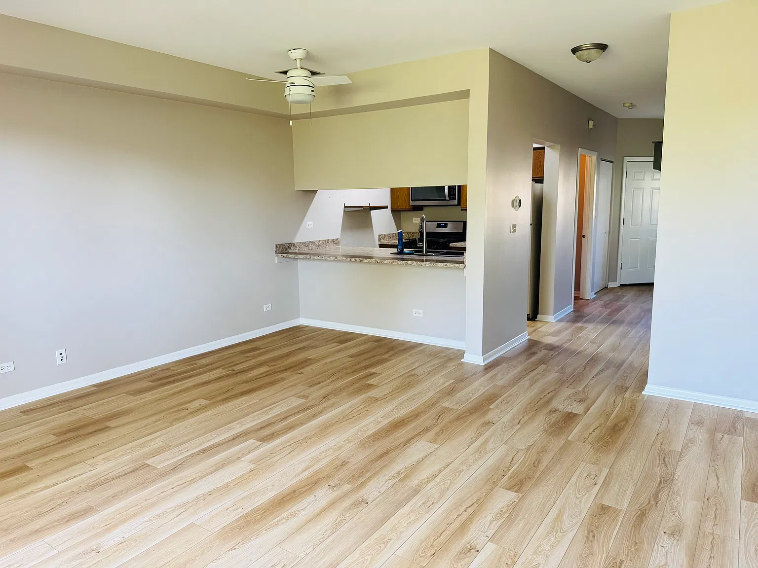 2 bed, 2.5 bath, 1010 sqft, $2,350 — Photo 4
