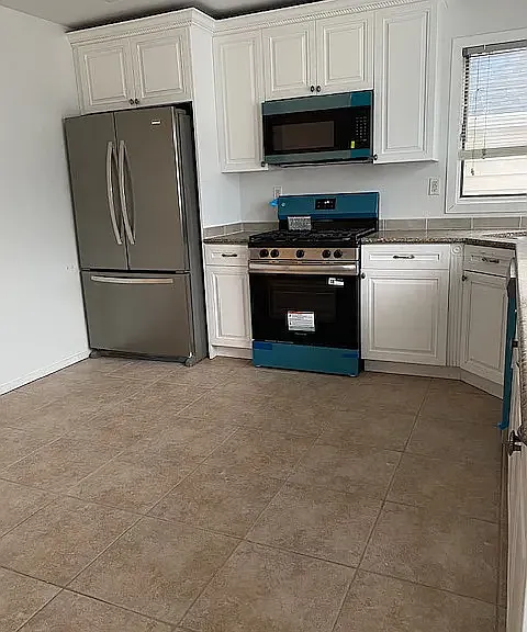 233A Myrtle Ave — Photo 9