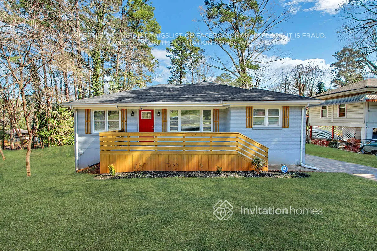 Building Photo - 2122 Holly Hill Dr