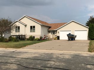 10 Benson Dr S, Lewiston, MN 55952