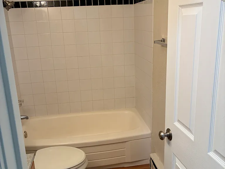 1428 W 25th Ave #6 — Photo 5