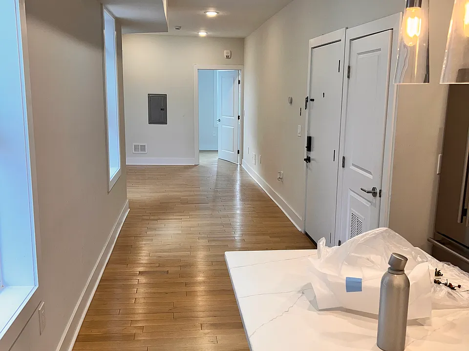 684 Summit Ave #4