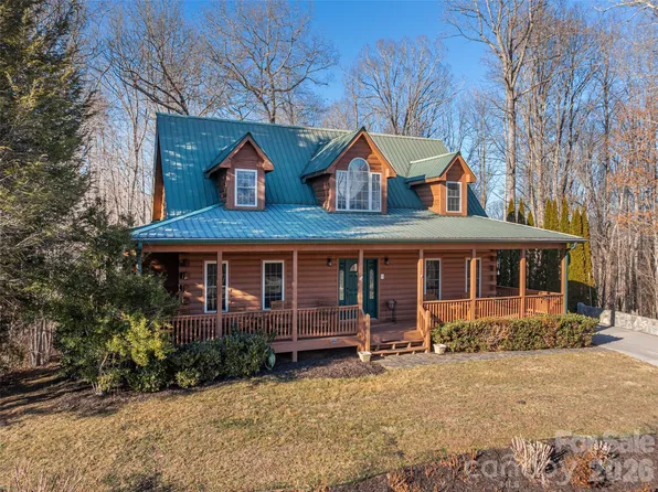 129 Hoosier Ct, Lake Junaluska, NC 28745