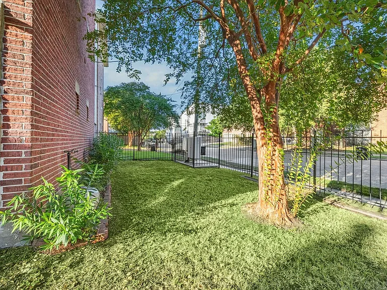 9710 Riddlewood Ln — Photo 27