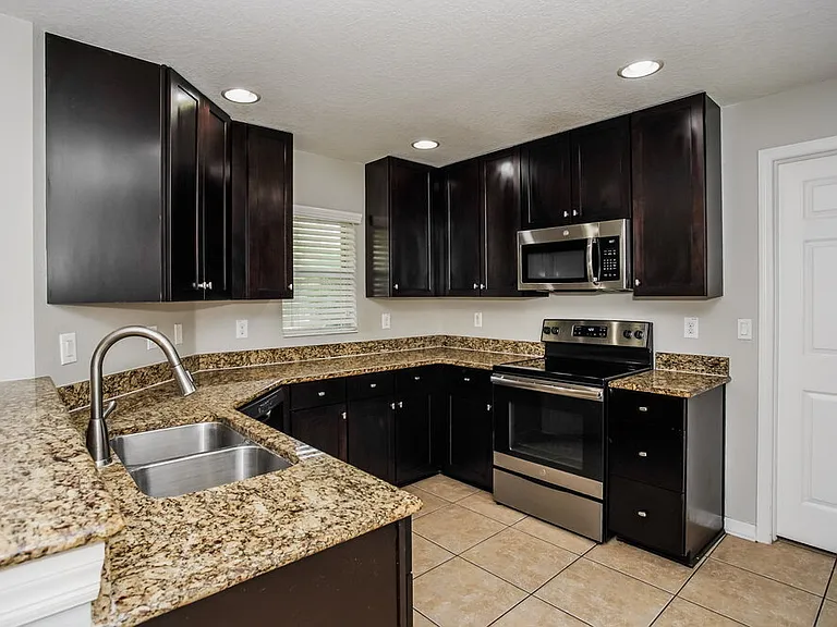 7603 Forest Mere Dr — Photo 6