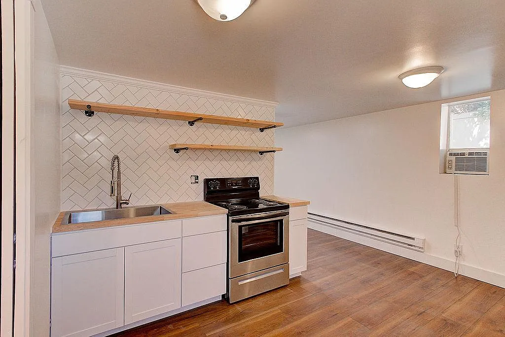 232 N 200 W — Photo 2