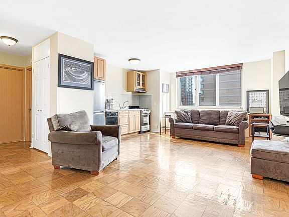 2nd image of 345 E 93rd St #S24e