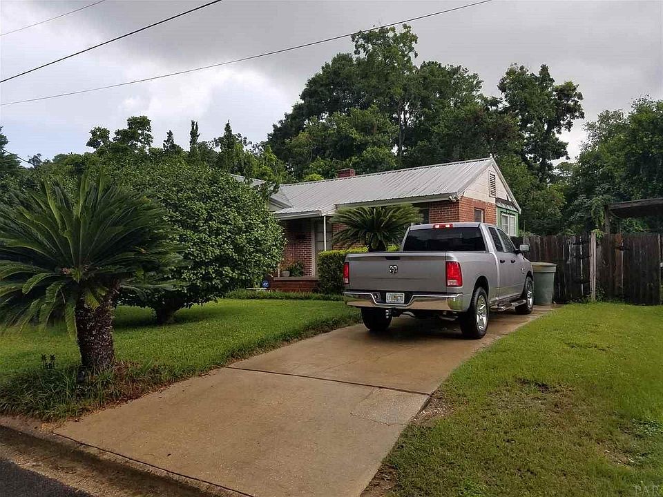1st image of 610 W Hernandez St