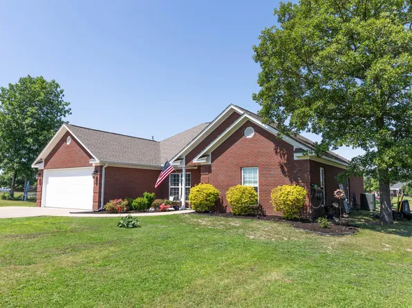 61 McKenzie Dr, Columbus, MS 39705