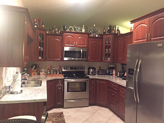 3rd image of 721 NW 197th Ave