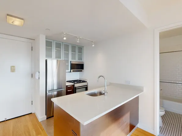 808 Columbus Avenue image 1 of 8