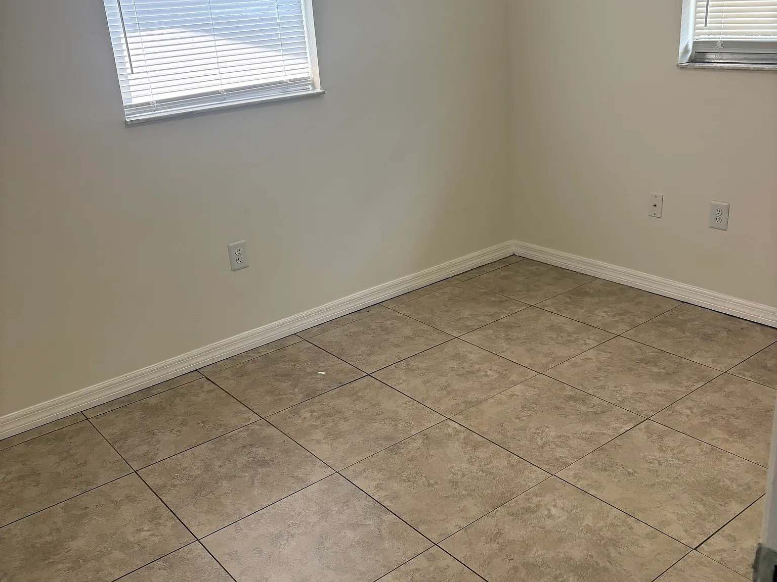 2 bed, 750 sqft, $1,290 — Photo 2