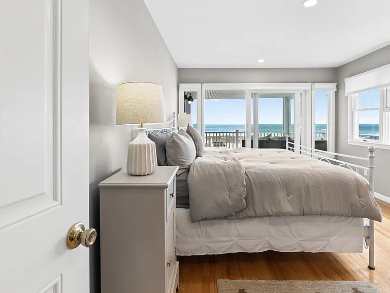863 Dune Rd — Photo 22