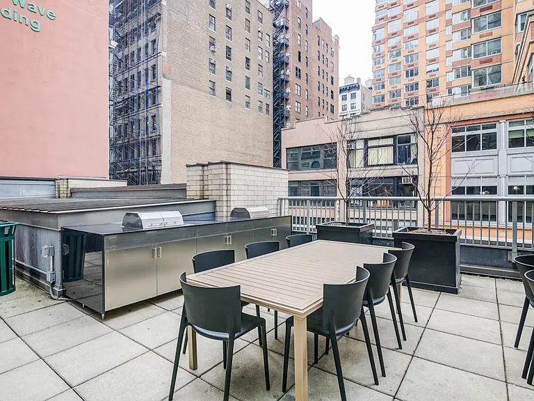 800 6th Ave #7B — Photo 17