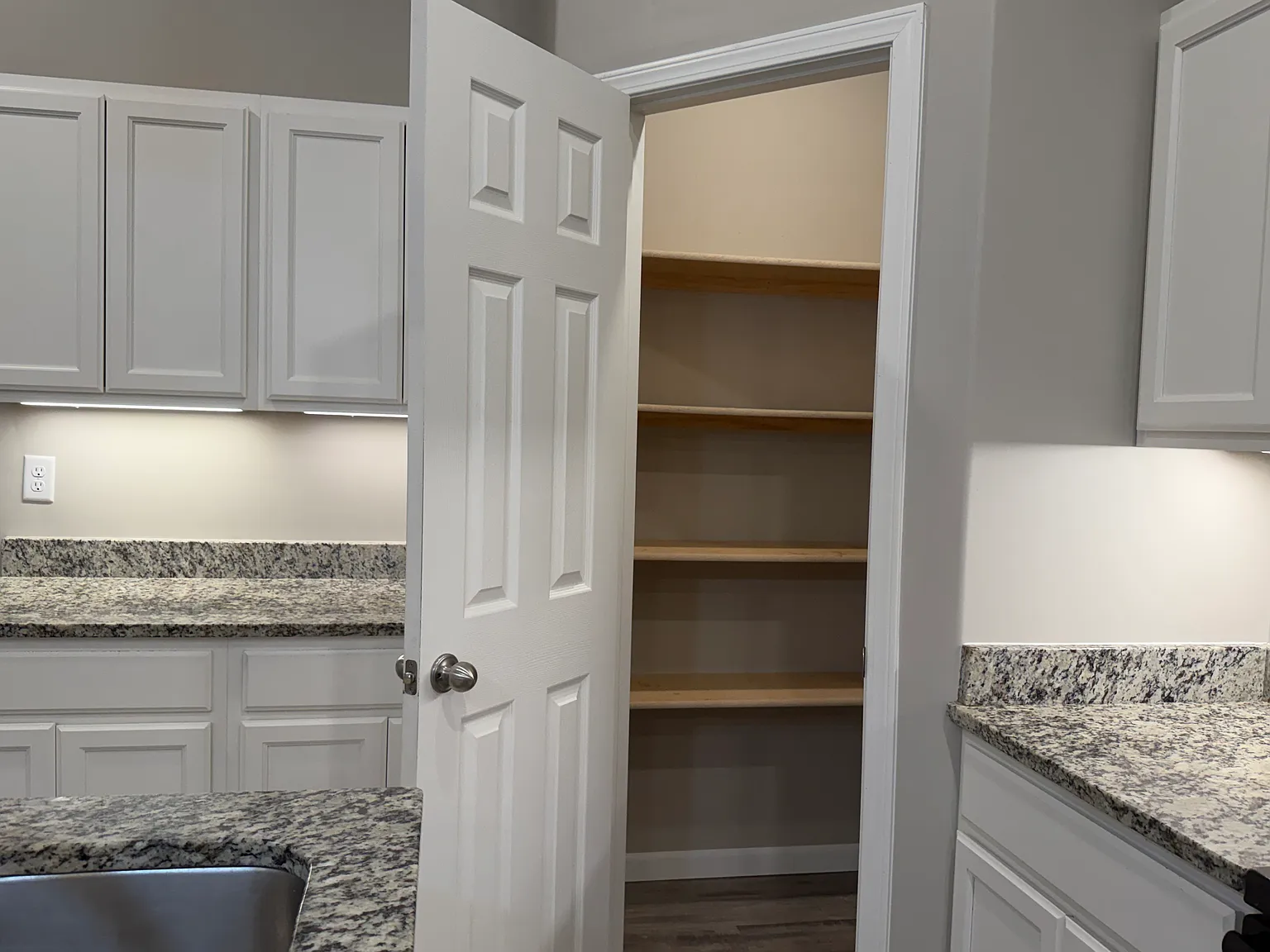 3 bed, 1150 sqft, $1,450 — Photo 4