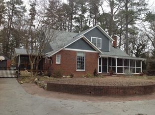 704 W Main St, Carrboro, NC 27510