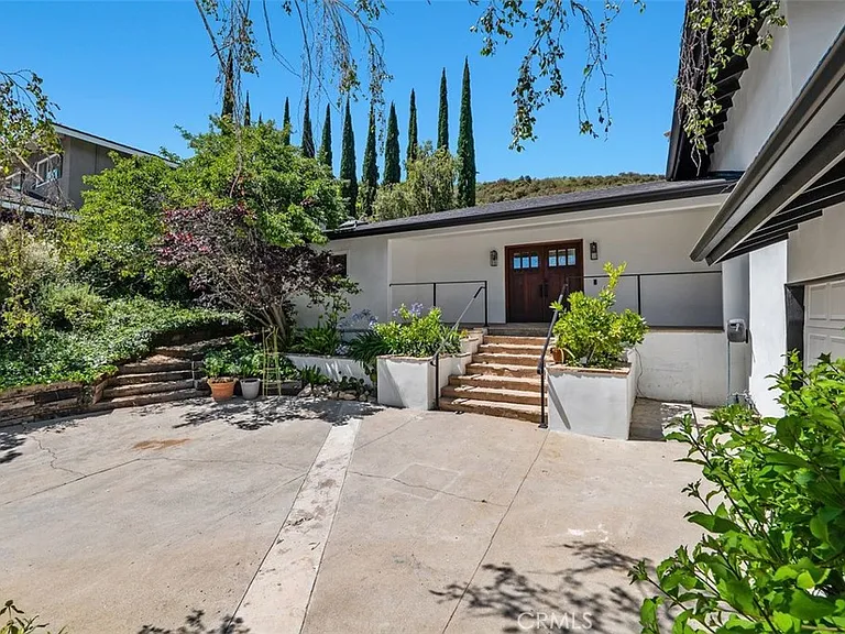 3813 Eddingham Ave — Photo 3