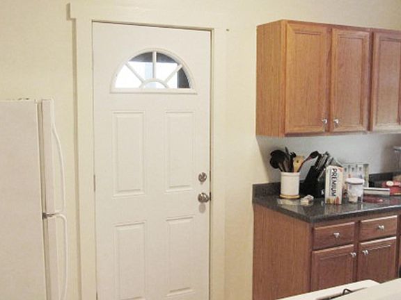 3rd image of 722-724 W Roscoe St #24-1N