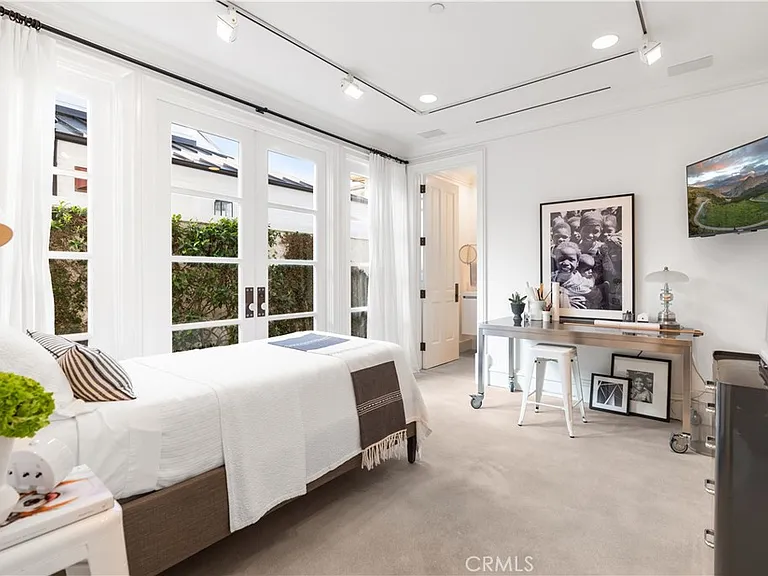2411 Bayshore Dr — Photo 24
