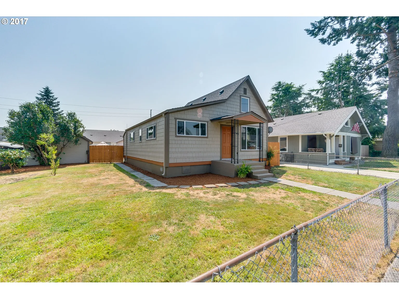 906 S 4th Ave photo 1