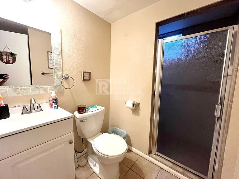 811 Holmes Dr — Photo 16