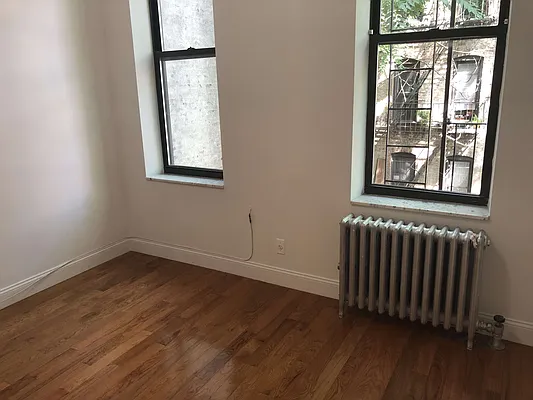 Rented by GreenVill Real Estate LLC | media 36