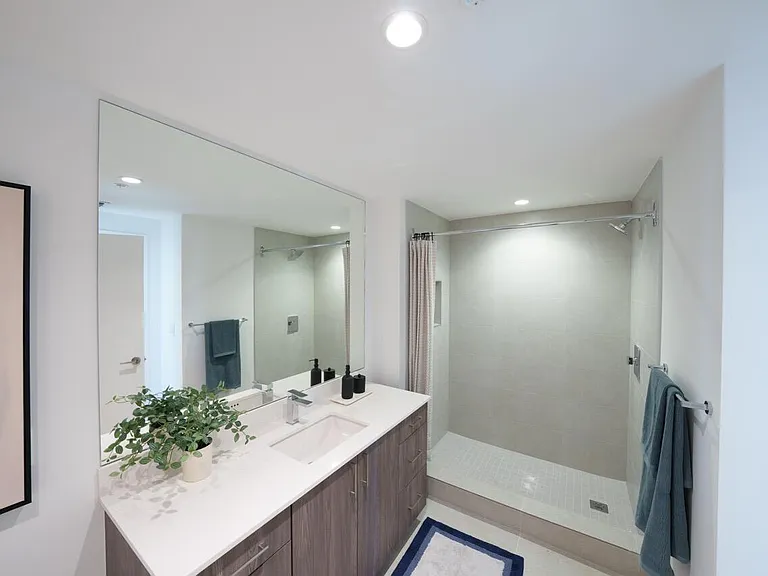 450 SW 5th St #608 — Photo 16