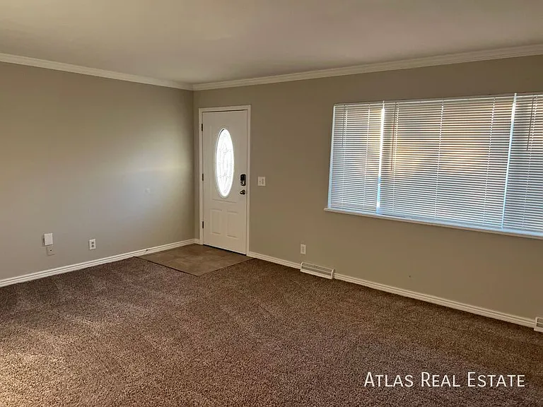 525 Kendall Ct — Photo 8