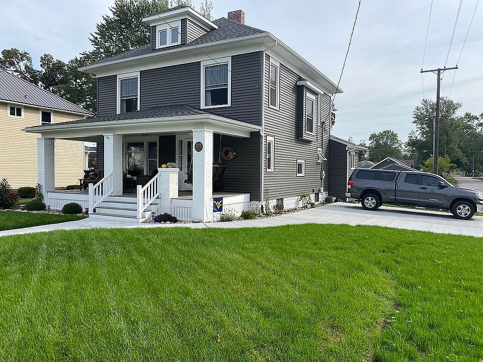 2nd image of 211 W Vistula St