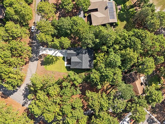 4th image of 102 Dartmoor Lane