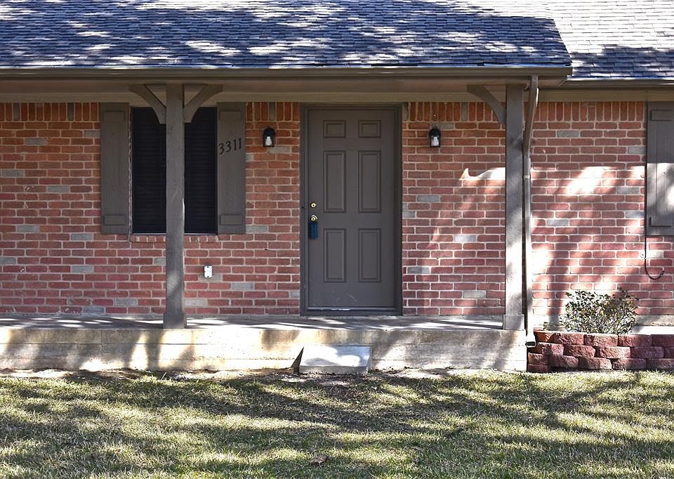 1st image of 3311 Robinson Dr