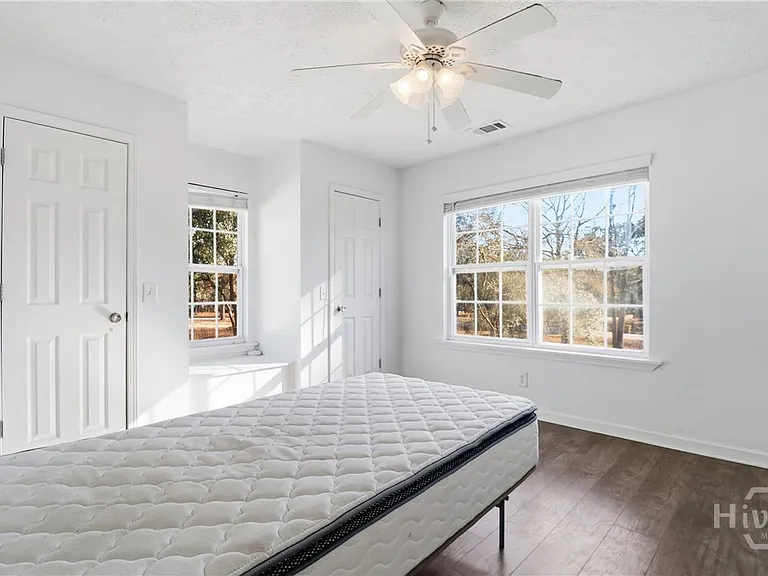 375 Pine Needle Dr — Photo 8
