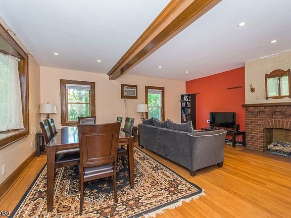 3rd image of 566 Passaic Ave