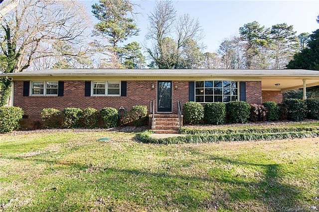 1st image of 561 Woodvale Dr