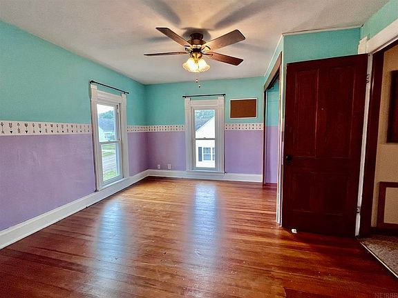 3rd image of 301 West St