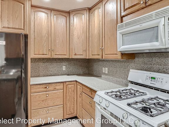 5th image of 407 Waring Dr