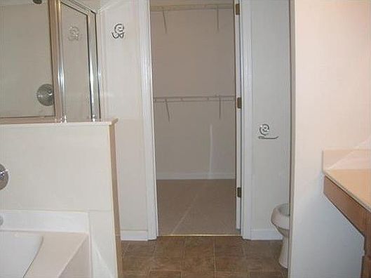 5th image of 2228 Grovemont Dr