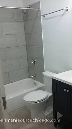 2944 W Montrose Ave #2 — Photo 7