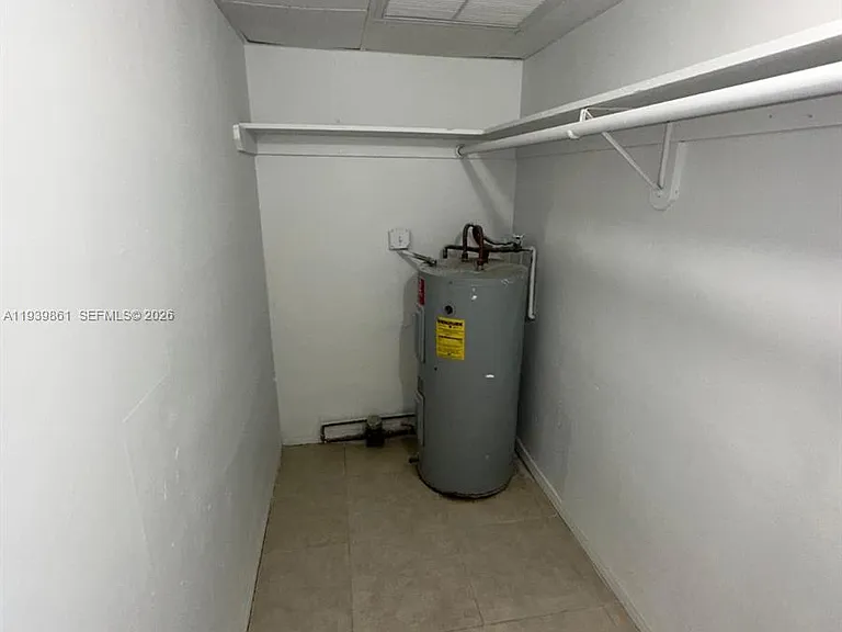 101 NW 29th Ave #4 — Photo 9
