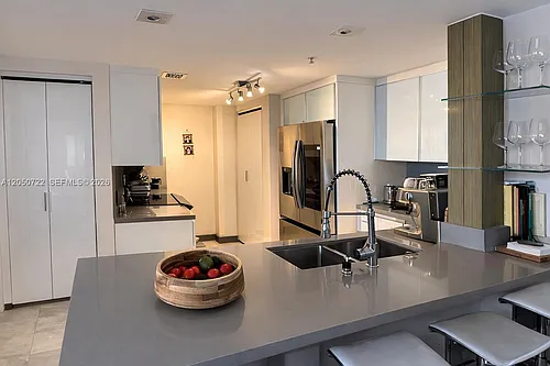 701 Brickell Key Blvd #1611 Photo 1 701 Brickell Key Blvd #1611 Photo 1