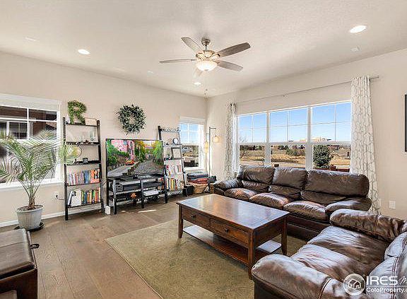 4th image of 380 Seahorse Dr