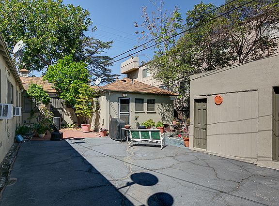5th image of 4400 Cahuenga Blvd