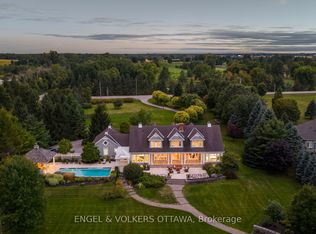 6029 Rideau Valley Dr N, Ottawa, ON K4M 1B3