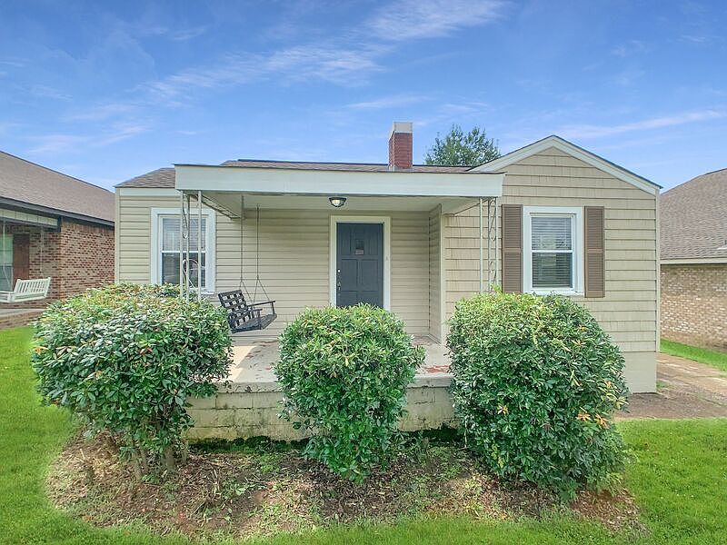 1st image of 319 18th St E