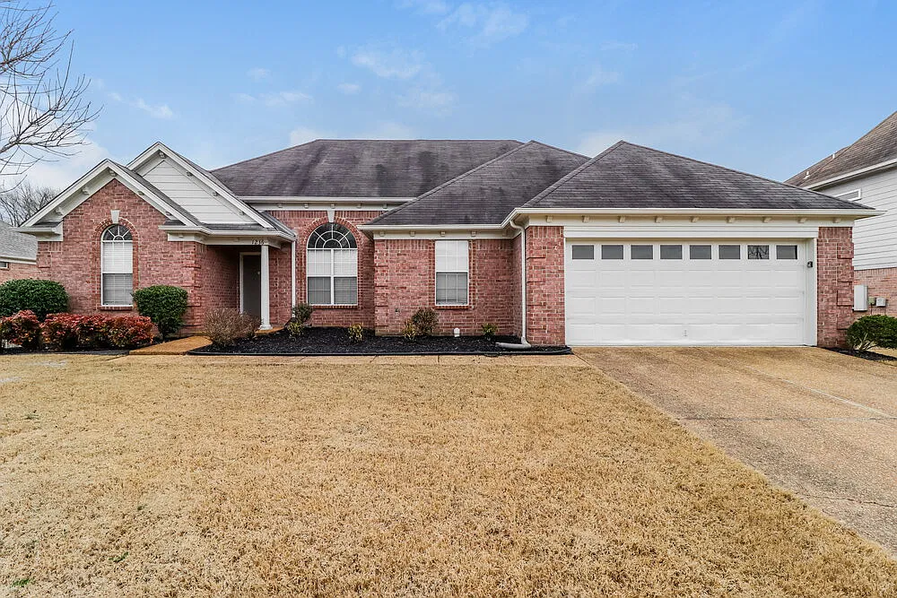 3 bed, 2.0 bath, 1602 sqft, $1,980 — Photo 1