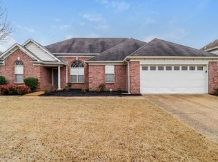 1236 Stable Run Dr, Cordova, TN 38018