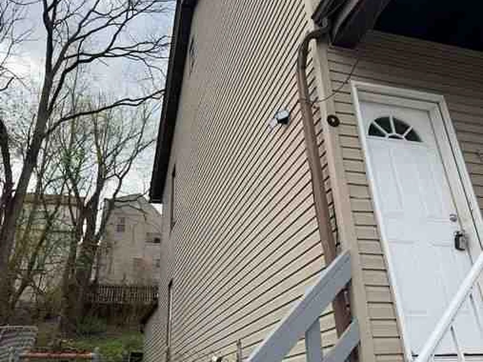 4 bed, 1368 sqft, $2,200 — Photo 3