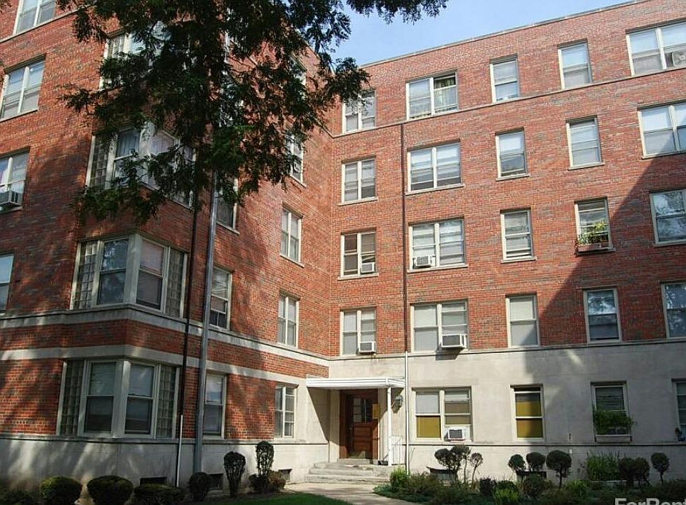 1st image of 2600 W Berwyn Ave APT 201