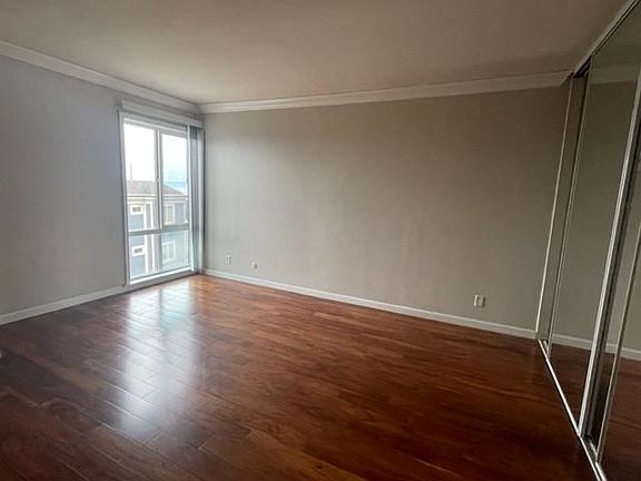 5th image of 646 Corbett Ave #303