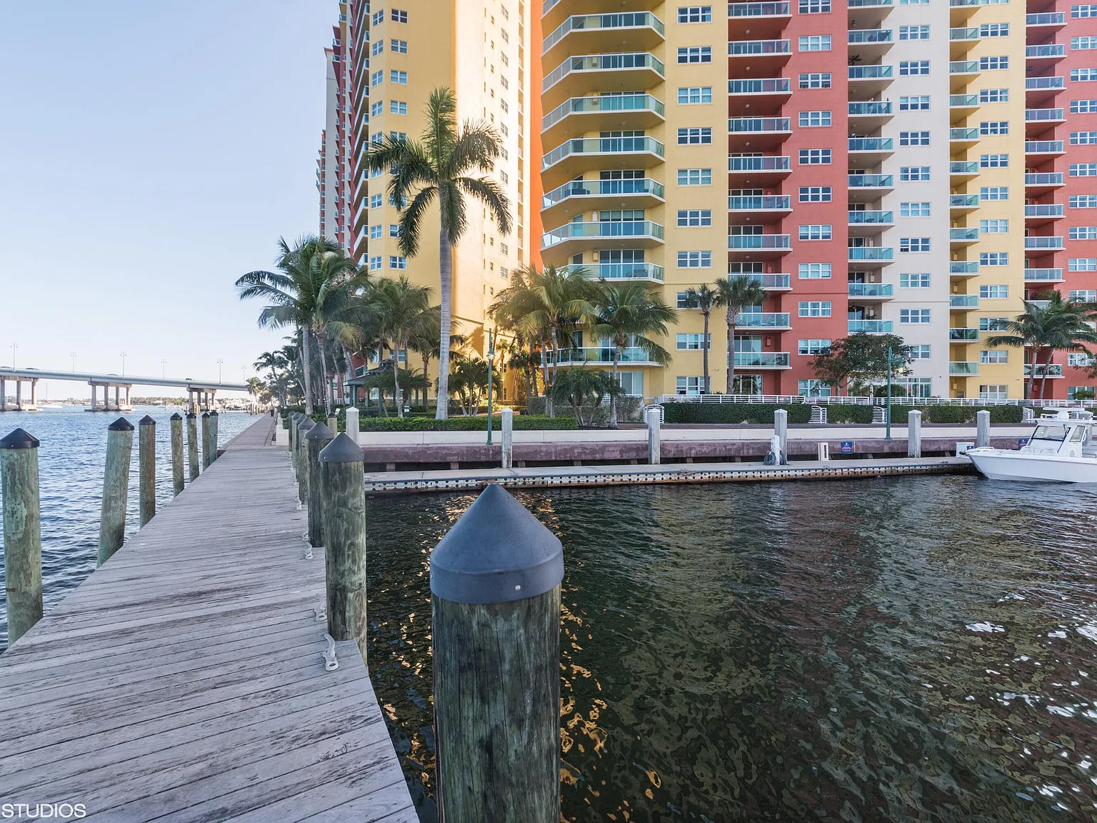 2650 Lake Shore Dr — Photo 4